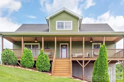 216 Reilly Dr, Leicester, NC 28748