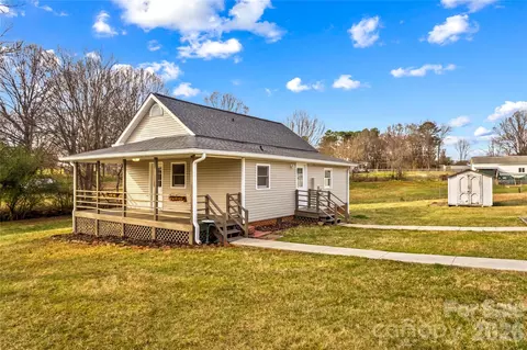 126 W Thomas St, Troutman, NC 28166