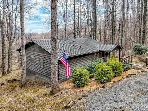 63 Alpaugh Dr, Waynesville, NC 28786