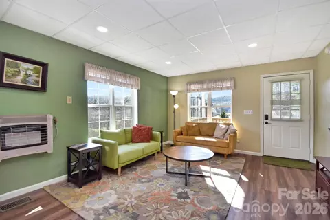 308 Lakeview Dr, Deep Gap, NC 28618 photo 4
