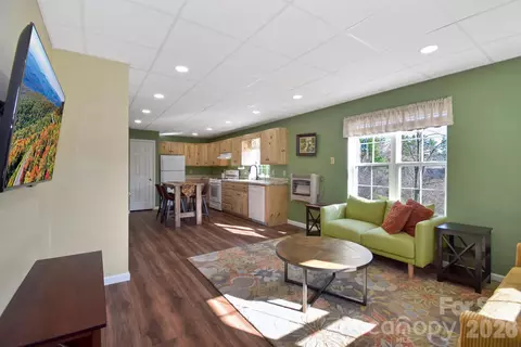 308 Lakeview Dr, Deep Gap, NC 28618 photo 6