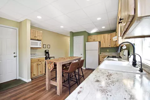 308 Lakeview Dr, Deep Gap, NC 28618 photo 8