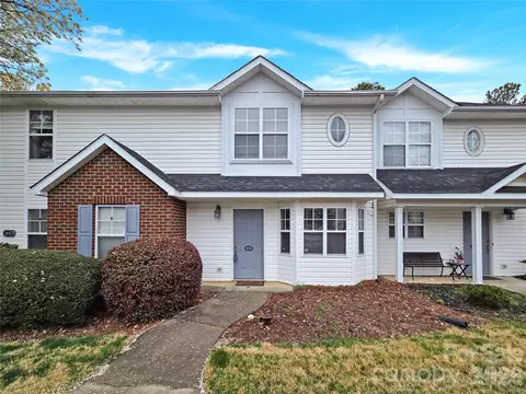 4174 Melrose Club Dr, Matthews, NC 28105