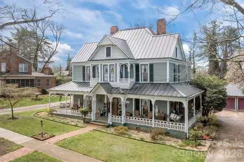 229 N Race St, Statesville, NC 28677
