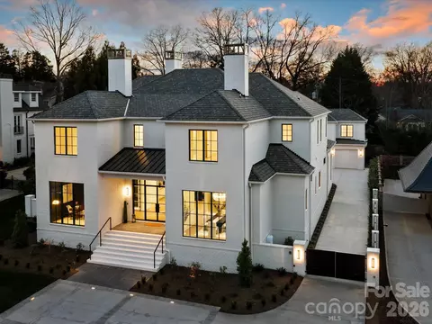 1436 Queens W Rd W, Charlotte, NC 28207