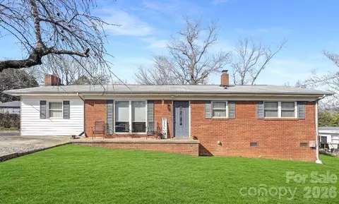 2508 Lynn Dr, Gastonia, NC 28054