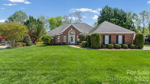 15746 Agincourt Dr, Huntersville, NC 28078