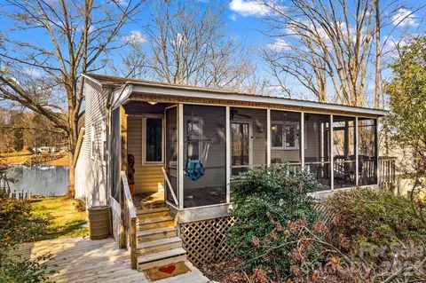1331 Hickory Point Dr, Lexington, NC 27292