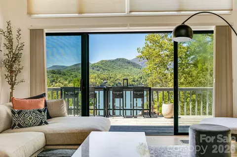 166 Pierpoint Dr, Lake Lure, NC 28746