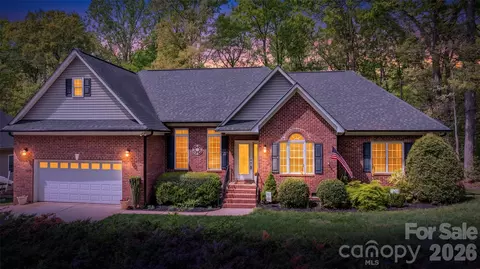 7867 Golf Course N Dr N, Denver, NC 28037