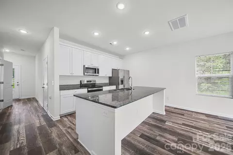 Entry Way - 15 Th Ne Ave NE, Conover, NC 28613 photo 6 of 8