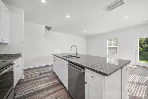 Kitchen - 15 Th Ne Ave NE, Conover, NC 28613 photo 1 of 2