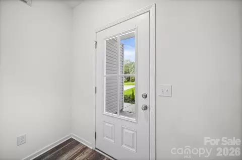 Entry Way - 15 Th Ne Ave NE, Conover, NC 28613 photo 5 of 8