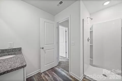 Entry Way - 15 Th Ne Ave NE, Conover, NC 28613 photo 3 of 8