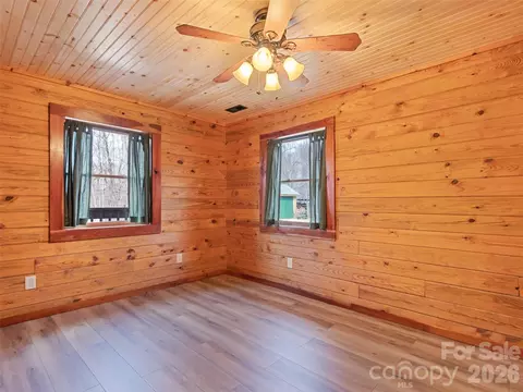 425 Rustic Ridge Dr, Canton, NC 28716 photo 32