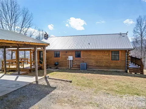 425 Rustic Ridge Dr, Canton, NC 28716 photo 4