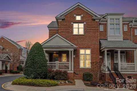 4921 S Hill View Dr, Charlotte, NC 28210