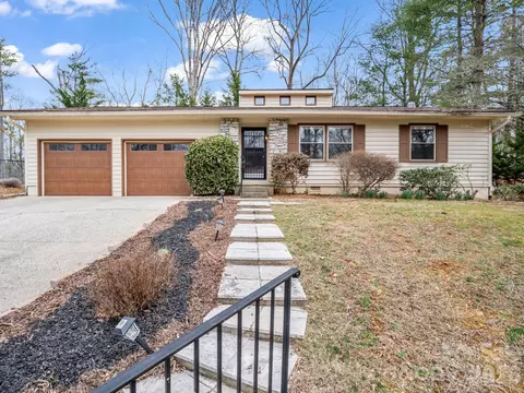 31 Deer Run Dr, Asheville, NC 28803
