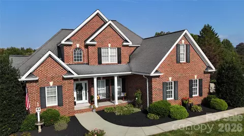 2400 Carriage Ln, Lincolnton, NC 28092
