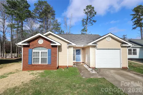 7200 Petal Ct, Charlotte, NC 28227