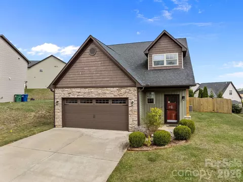 28 Mallard Run Dr, Arden, NC 28704