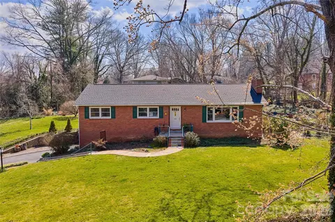 3123 Cheryl Dr, Hendersonville, NC 28792