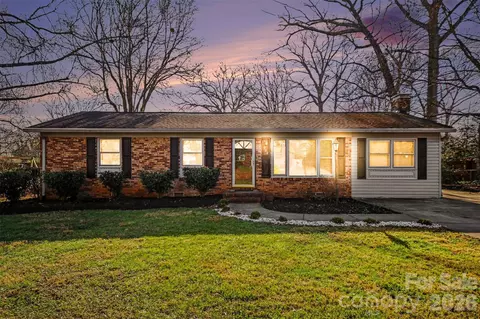 904 Union Ter, Gastonia, NC 28056
