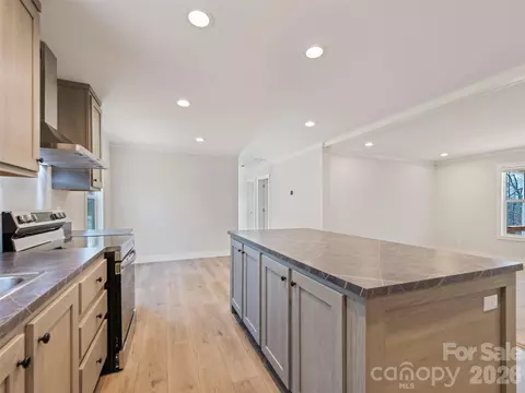 Kitchen - 101 Geiranger Dr, Clyde, NC 28721 photo 4 of 4