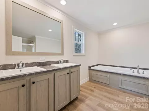 Bath - 101 Geiranger Dr, Clyde, NC 28721 photo 1 of 3