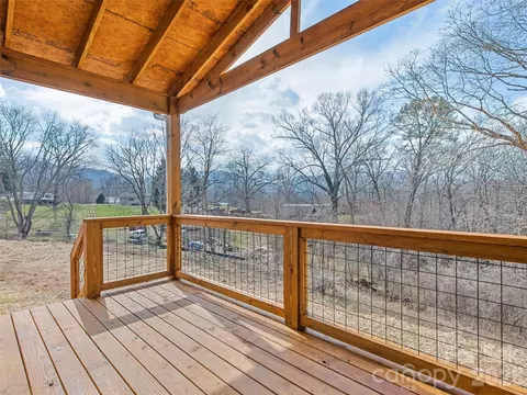 Exterior - 101 Geiranger Dr, Clyde, NC 28721 photo 5 of 6