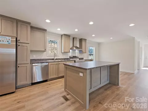 Kitchen - 101 Geiranger Dr, Clyde, NC 28721 photo 2 of 4