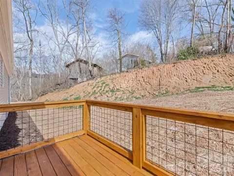 Exterior - 101 Geiranger Dr, Clyde, NC 28721 photo 4 of 6