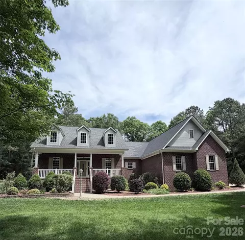2043 Standing Timber Rd, Lancaster, SC 29720