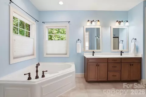 Bath - 2043 Standing Timber Rd, Lancaster, SC 29720 photo 1 of 4