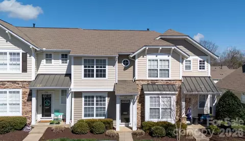 824 Gentlewinds Ct, Fort Mill, SC 29708