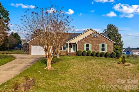 158 Rumple Hill Dr, Statesville, NC 28677