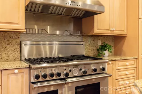 Kitchen - 6 Grouse Ter, Fairview, NC 28730 photo 6 of 7