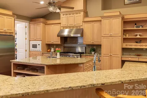 Kitchen - 6 Grouse Ter, Fairview, NC 28730 photo 5 of 7