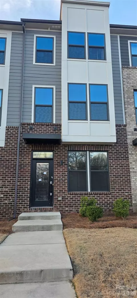 960 Broad River Ln, Charlotte, NC 28211