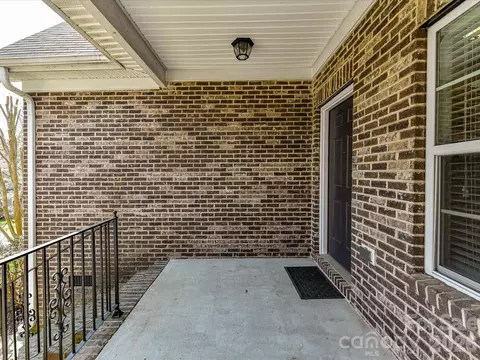 Exterior - 21277 Summerbrook Dr, Cornelius, NC 28031 photo 2 of 8