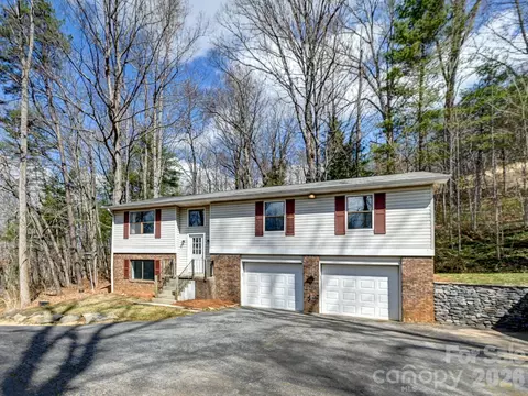 15 Forest Run Dr, Asheville, NC 28803