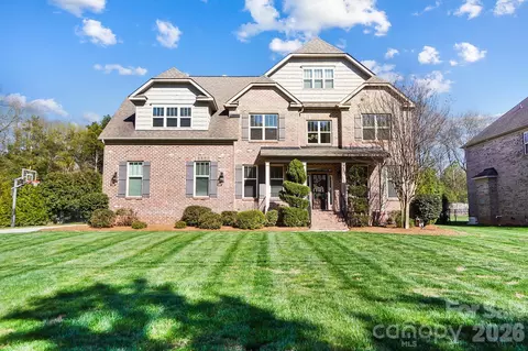 2528 Springs Dr, Charlotte, NC 28226