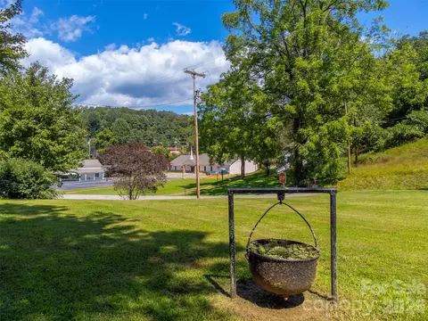 Exterior - 144 Cherry St, Sylva, NC 28779 photo 4 of 7