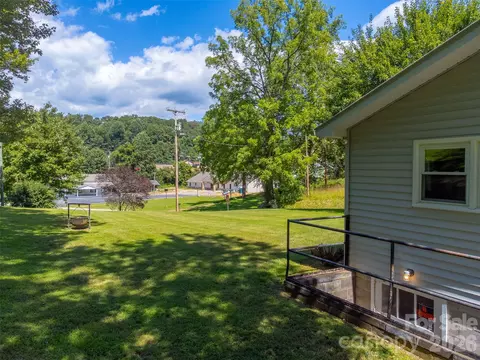 Exterior - 144 Cherry St, Sylva, NC 28779 photo 6 of 7