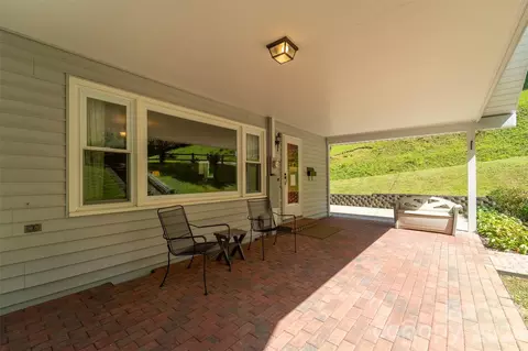Exterior - 144 Cherry St, Sylva, NC 28779 photo 3 of 7