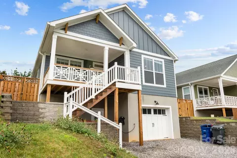 1112 Blueview Dr, Black Mountain, NC 28711