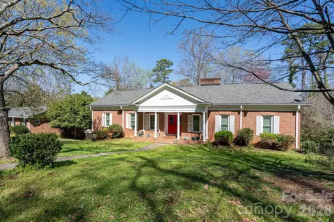 1516 Edinburg Dr, Gastonia, NC 28054