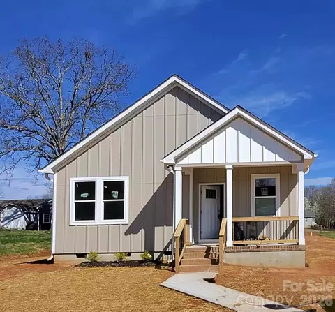 2616 Main Ave Nw Dr NW, Hickory, NC 28601