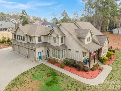 140 Pine Bluff Dr, Mooresville, NC 28117