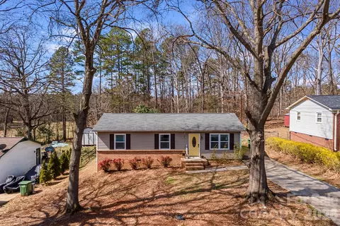 109 Julia St, Mount Holly, NC 28120